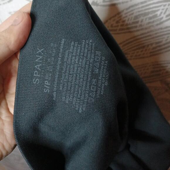 Spanx Look at Me Now Leggings Gray Camo High Waist Crop - Picture 2 of 5